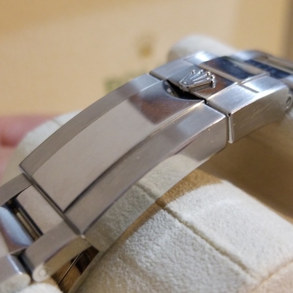 Rolex GMT 116710BLNR (Batman) - Picture 5 of 9